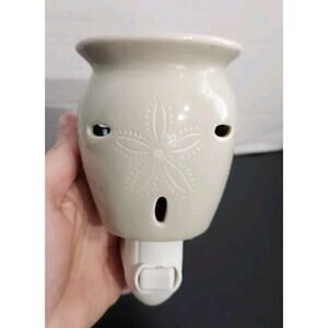 Scentsy Starfish Plug-In‎ Wax Warmer Nightlight Beach Ocean Nautical Sand Cream